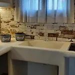 Ranias House